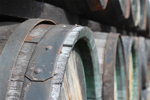 The capacity of the wooden barrel is about 300 l